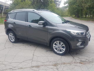 Ford Kuga foto 2