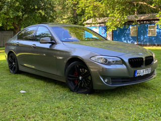 BMW 5 Series foto 10