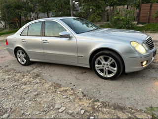 Mercedes E-Class foto 2