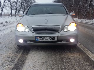 Mercedes C Class foto 2