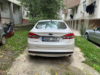 Ford Fusion foto 2