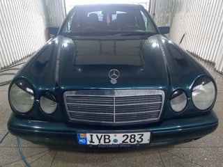 Mercedes E-Class foto 5