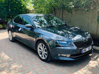 Skoda Superb foto 1