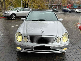 Mercedes E-Class foto 2