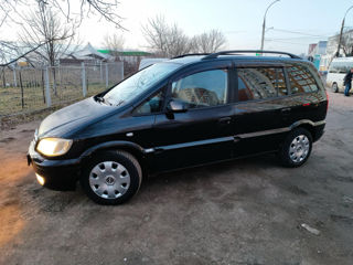 Opel Zafira foto 2