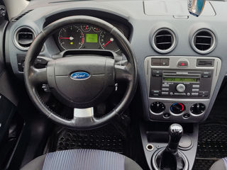 Ford Fusion foto 6