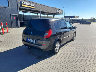 Renault Grand Scenic foto 2