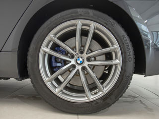 BMW 5 Series foto 3