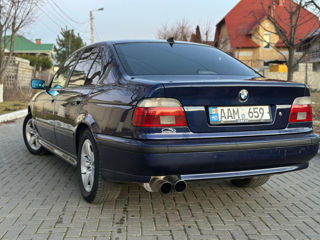 BMW 5 Series foto 4