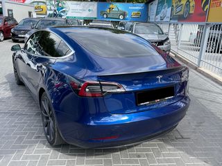 Tesla Model 3 foto 3