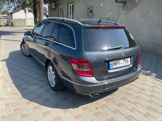 Mercedes C-Class foto 4