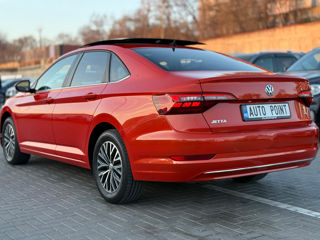 Volkswagen Jetta foto 4