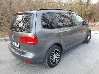 Volkswagen Touran foto 3