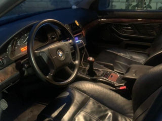 BMW 5 Series foto 3