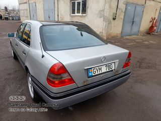 Mercedes C-Class foto 6