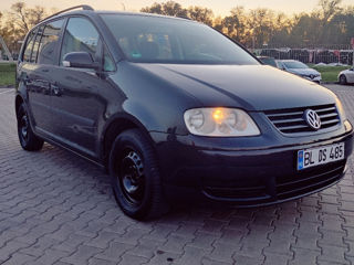 Volkswagen Touran foto 5