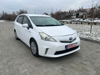 Toyota Prius +
