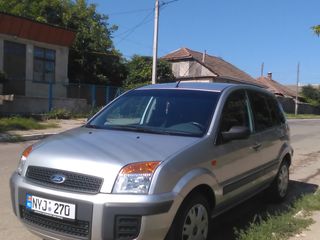 Ford Fusion foto 1