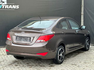 Hyundai Accent foto 4