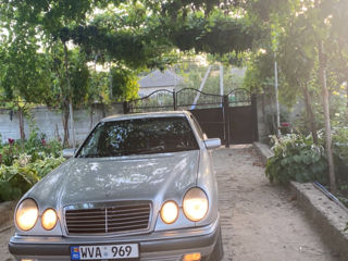 Mercedes E-Class foto 7