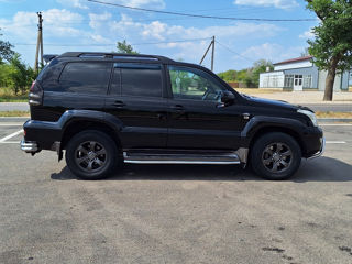 Toyota Land Cruiser Prado foto 3