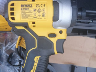 Шуруповерт Dewalt 18v.