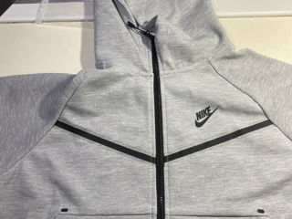 Tech Fleece , Tracksuit Barcelona  marime S   NOI !!! Negociabil. foto 4