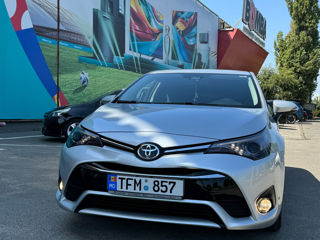 Toyota Avensis foto 2