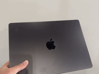 MacBook Pro M3 Pro Space Black 512GB foto 2