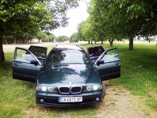 BMW 5 Series foto 3