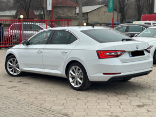 Skoda Superb foto 3