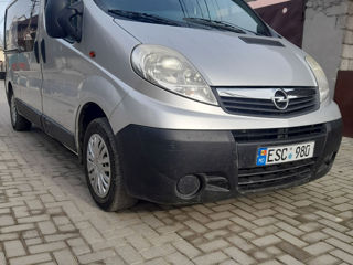 Opel Vivaro foto 2