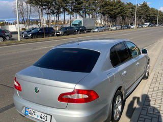 Skoda Superb foto 2