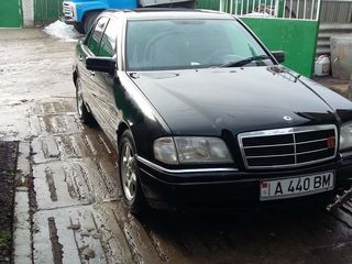 Mercedes C Class foto 8