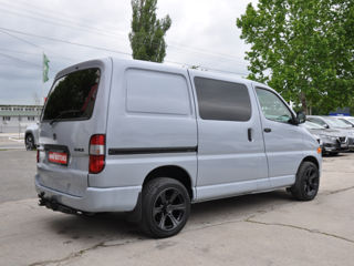 Toyota Hiace foto 3
