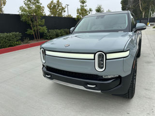 Rivian R1S