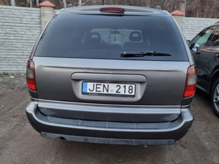 Chrysler Grand Voyager foto 4