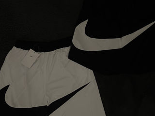 Sorți Nike Swoosh + Ciorapi Nike Cadou foto 1