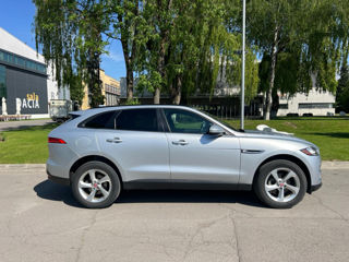 Jaguar f-pace foto 2