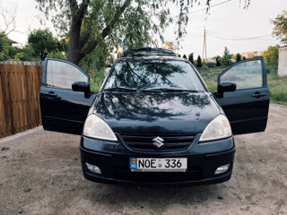 Suzuki Liana foto 2