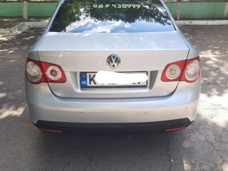 Volkswagen Jetta foto 4