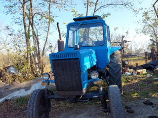 Vând tractor