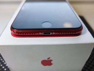 iPhone 8 plus 64GB red foto 5