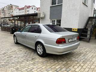 BMW 5 Series foto 4