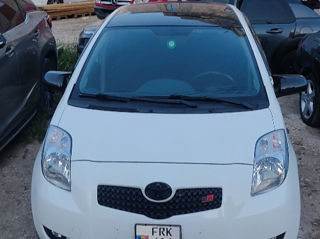 Toyota Yaris фото 6