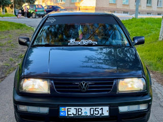 Volkswagen Vento foto 1