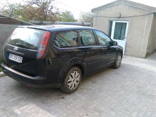 Ford Focus Wagon foto 2