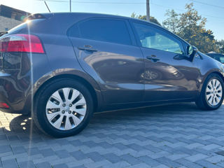 KIA Rio foto 8