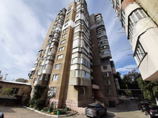 Apartament cu 3 camere, 63 m², Podul Chișinăului, Bălți foto 8