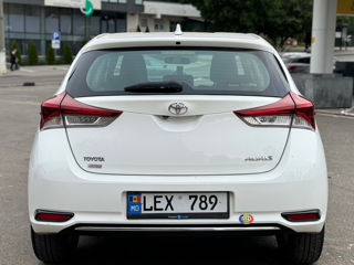 Toyota Auris foto 2